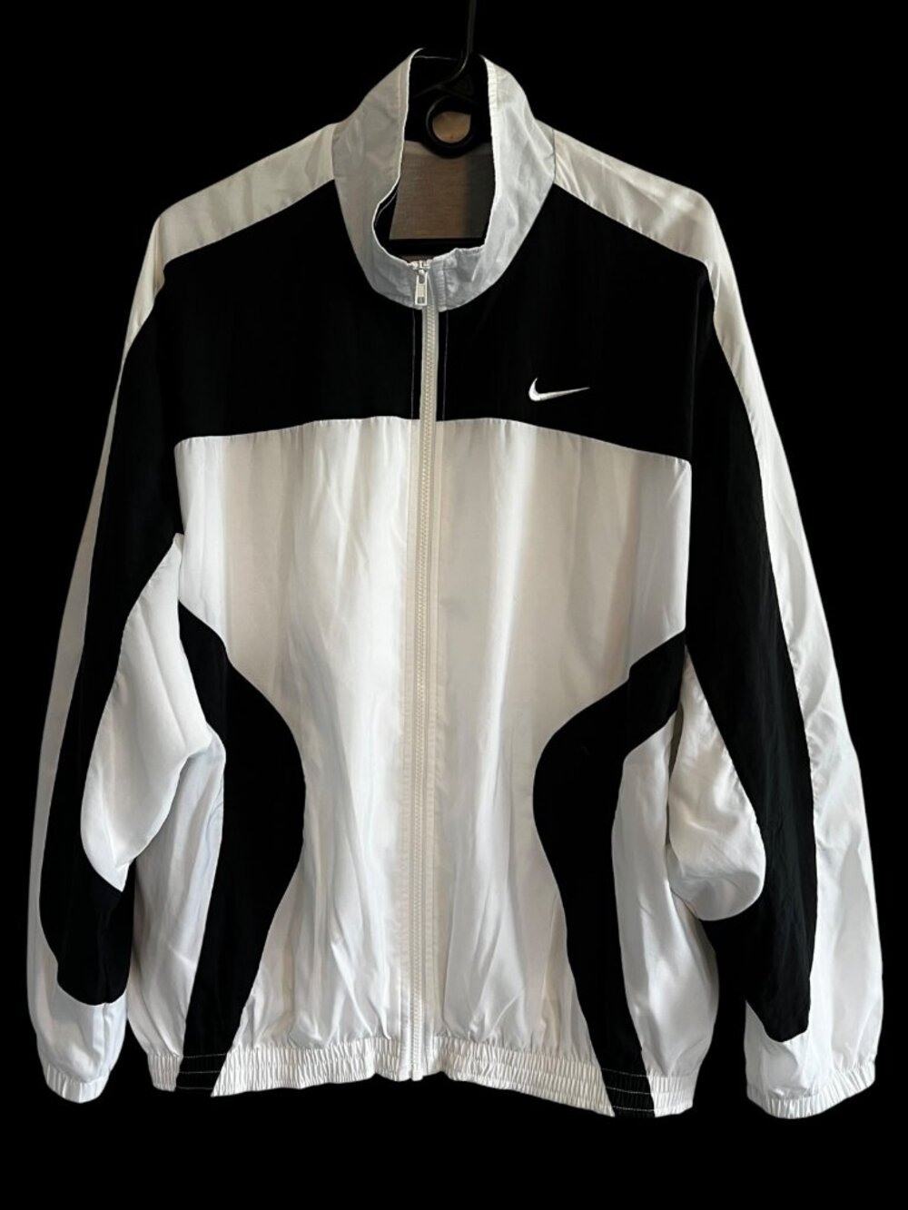 VINTAGE NIKE CLASSIC SWOOSH BLACK & WHITE WINDBREAKER JACKET 1990S LARGE 54”